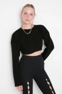 TRENDYOLMİLLA Black Super Crop Basic Knitwear Sweater - Image 3
