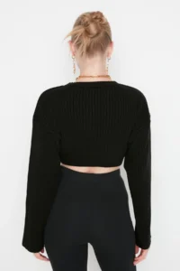TRENDYOLMİLLA Black Super Crop Basic Knitwear Sweater - Image 5