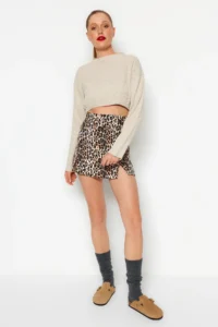 TRENDYOLMİLLA Stone Super Crop Basic Knitwear Sweater - Image 2