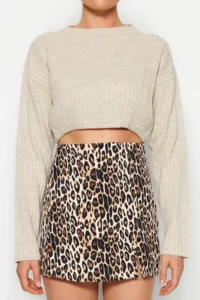 TRENDYOLMİLLA Stone Super Crop Basic Knitwear Sweater - Image 4