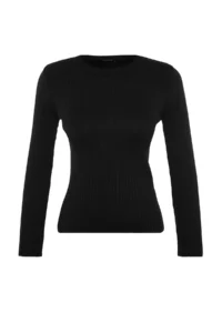 TRENDYOLMİLLA Black Basic Crew Neck Knitwear Sweater - Image 8