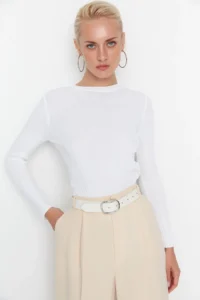 TRENDYOLMİLLA Ecru Basic Crew Neck Knitwear Sweater