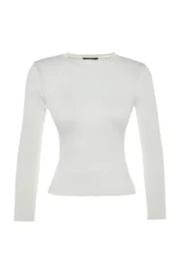 TRENDYOLMİLLA Ecru Basic Crew Neck Knitwear Sweater - Image 6