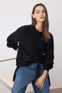 TRENDYOLMİLLA Black Wide Pattern Basic Knitwear Sweater - Image 2