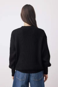 TRENDYOLMİLLA Black Wide Pattern Basic Knitwear Sweater - Image 5