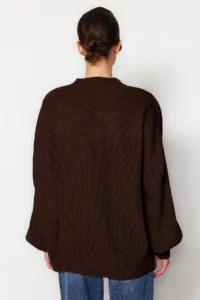 TRENDYOLMİLLA Brown Wide Pattern Basic Knitwear Sweater - Image 5