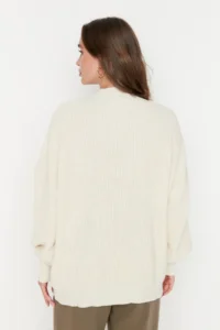 TRENDYOLMİLLA Ecru Wide Pattern Basic Knitwear Sweater - Image 11