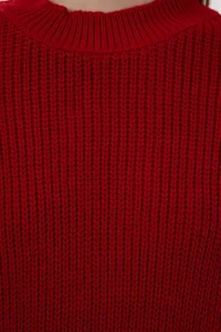TRENDYOLMİLLA Red Wide Pattern Basic Knitwear Sweater - Image 4