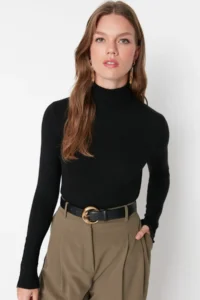 TRENDYOLMİLLA Black Mercerized Look Premium Thread / Special Thread Basic Knitwear Sweater - Image 3