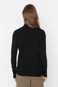 TRENDYOLMİLLA Black Mercerized Look Premium Thread / Special Thread Basic Knitwear Sweater - Image 5