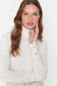 TRENDYOLMİLLA Ecru Mercerized Look Crop Premium Thread / Special Thread Basic Knitwear Sweater - Image 11