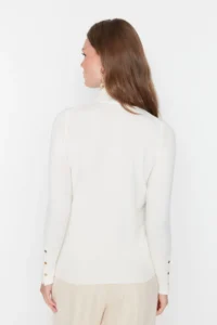 TRENDYOLMİLLA Ecru Mercerized Look Crop Premium Thread / Special Thread Basic Knitwear Sweater - Image 9