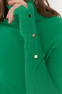 TRENDYOLMİLLA Emerald Green Mercerized Look Premium Thread / Special Thread Basic Knitwear Sweater - Image 4