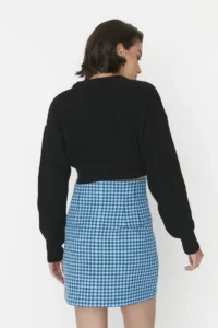 TRENDYOLMİLLA Black Super Crop Basic Knitwear Sweater - Image 5