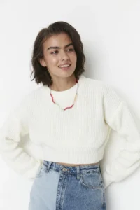 TRENDYOLMİLLA Ecru Super Crop Basic Knitwear Sweater - Image 2