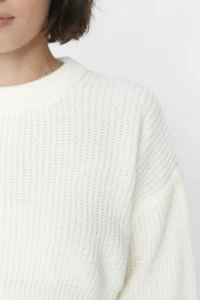 TRENDYOLMİLLA Ecru Super Crop Basic Knitwear Sweater - Image 4