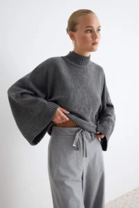 TRENDYOLMİLLA Anthracite Wide Pattern Spanish Arm Knitwear Sweater - Image 3