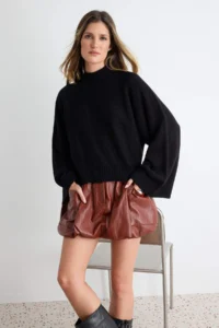 TRENDYOLMİLLA Black Wide Pattern Spanish Arm Knitwear Sweater