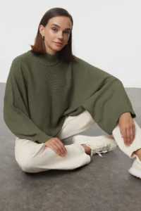 TRENDYOLMİLLA Green Wide Pattern Spanish Arm Knitwear Sweater - Image 3