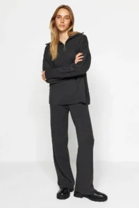 TRENDYOLMİLLA Anthracite Wide Pattern Zippered Knitwear Top and Bottom Set - Image 3