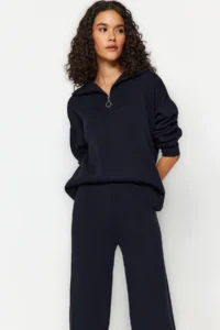 TRENDYOLMİLLA NAVY BLUE Wide Pattern Zippered Knitwear Top and Bottom Set - Image 2