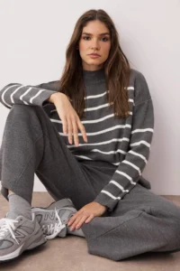 TRENDYOLMİLLA Anthracite Striped Knitwear Pantolonlu Knitwear Top and Bottom Set - Image 2