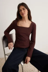 TRENDYOLMİLLA Brown Cotton Square Neck Regular Fit Knitting Blouse - Image 2