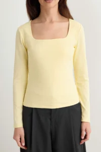 TRENDYOLMİLLA Light YELLOW Cotton Square Neck Regular Fit Knitting Blouse - Image 3