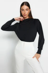 TRENDYOLMİLLA Black High Neck Regular Fit Gipe Detailed Flexible Knitting Blouse