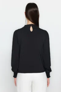 TRENDYOLMİLLA Black High Neck Regular Fit Gipe Detailed Flexible Knitting Blouse - Image 5