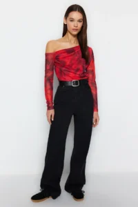 TRENDYOLMİLLA Red Tulle Fitted Lined Asymmetric Collar Knitting Blouse - Image 2