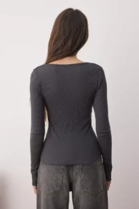 TRENDYOLMİLLA Anthracite-PINK 2 Sets Package V-neck Fitted Cotton Flexible Knitting Blouse - Image 4