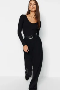 TRENDYOLMİLLA Black-Red 2 Sets Package V-neck Fitted Cotton Flexible Knitting Blouse - Image 7