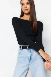 TRENDYOLMİLLA Black Low-cut back Fitted Ribbed Flexible Knitting Blouse - Image 2