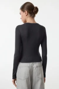 TRENDYOLMİLLA Anthracite Viscose Crew Neck Crop Flexible Knitting Blouse - Image 5