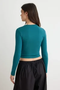 TRENDYOLMİLLA Petrol Viscose Crew Neck Crop Flexible Knitting Blouse - Image 4