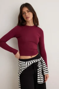 TRENDYOLMİLLA Plum Viscose Crew Neck Crop Flexible Knitting Blouse