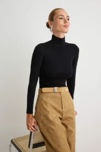 TRENDYOLMİLLA Black Soft Fabric Turtleneck Fitted Flexible Knitting Blouse