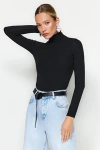 TRENDYOLMİLLA Black Soft Fabric Turtleneck Fitted Flexible Knitting Blouse - Image 7