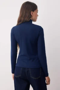 TRENDYOLMİLLA NAVY BLUE Soft Fabric Turtleneck Fitted Flexible Knitting Blouse - Image 4