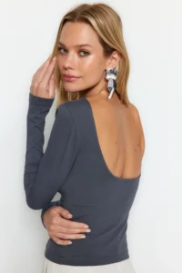 TRENDYOLMİLLA Anthracite Cotton Low-cut back Fitted Flexible Blouse - Image 6