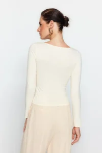 TRENDYOLMİLLA Stone Cotton Flexible Boat Neck Fitted Flexible Knitting Blouse - Image 10