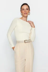 TRENDYOLMİLLA Stone Cotton Flexible Boat Neck Fitted Flexible Knitting Blouse - Image 6