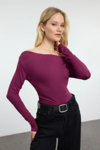 TRENDYOLMİLLA Burgundy Plain Soft Fabric Fitted Boat Neck Knitting Blouse