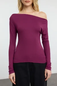 TRENDYOLMİLLA Burgundy Plain Soft Fabric Fitted Boat Neck Knitting Blouse - Image 3