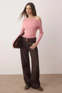 TRENDYOLMİLLA Dusty ROSE Plain Soft Fabric Fitted Boat Neck Knitting Blouse