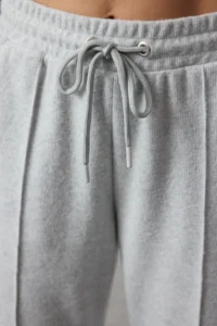 TRENDYOLMİLLA Gray Melange Thessaloniki Material Ribbed Detailed with pocket Wide Plain Knitting Sweatpants Pants - Image 4
