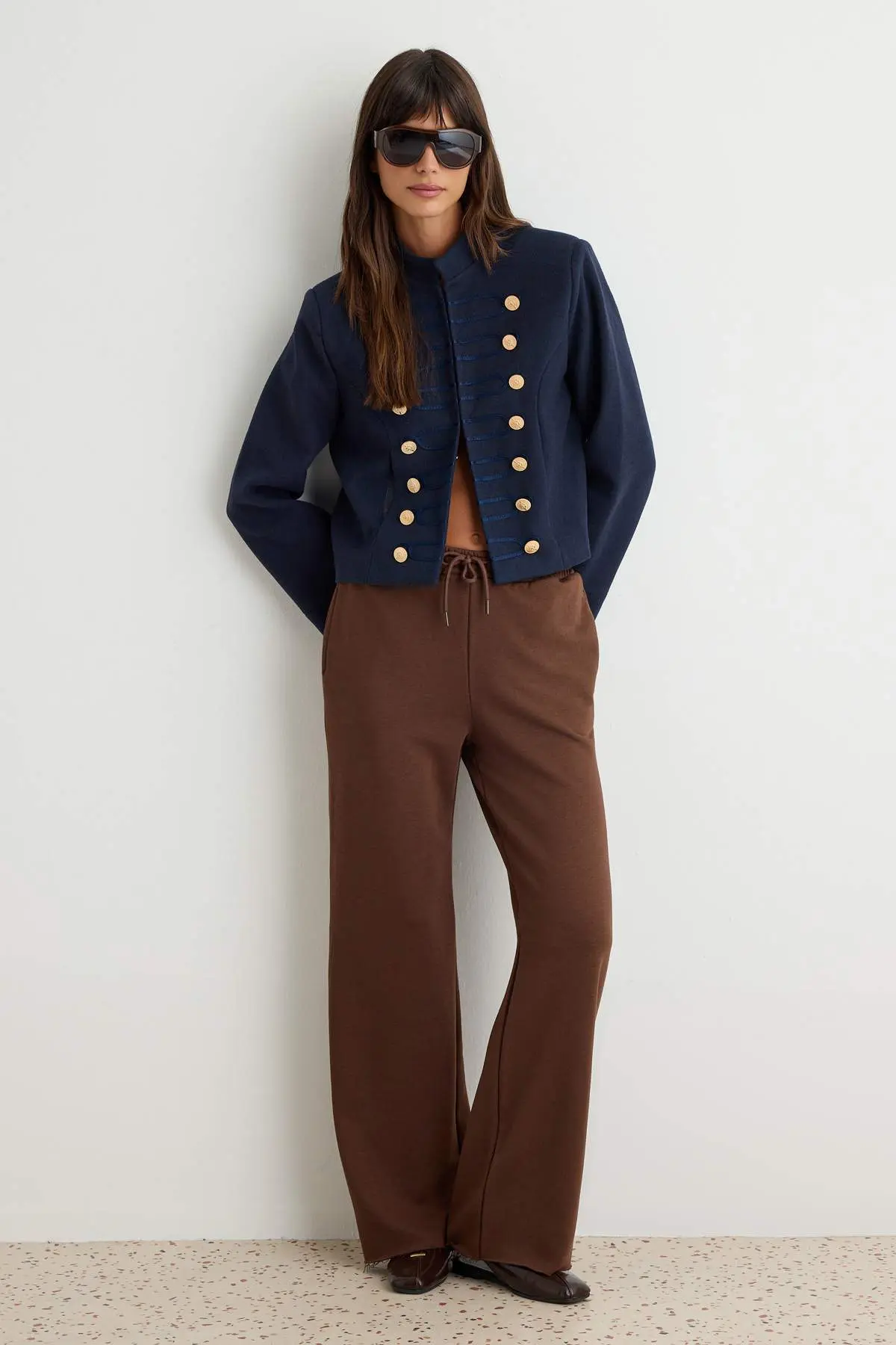 TWOAW24EA00043-BROWN_1