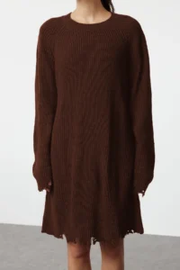 TRENDYOLMİLLA Brown Short/Mini Wide Pattern Flowing Detailed Knit Dress - Image 2