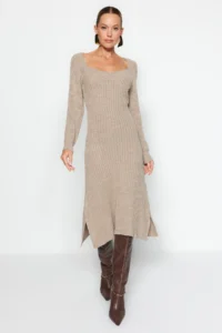 TRENDYOLMİLLA Mink Midi Heart Collar Knit Dress